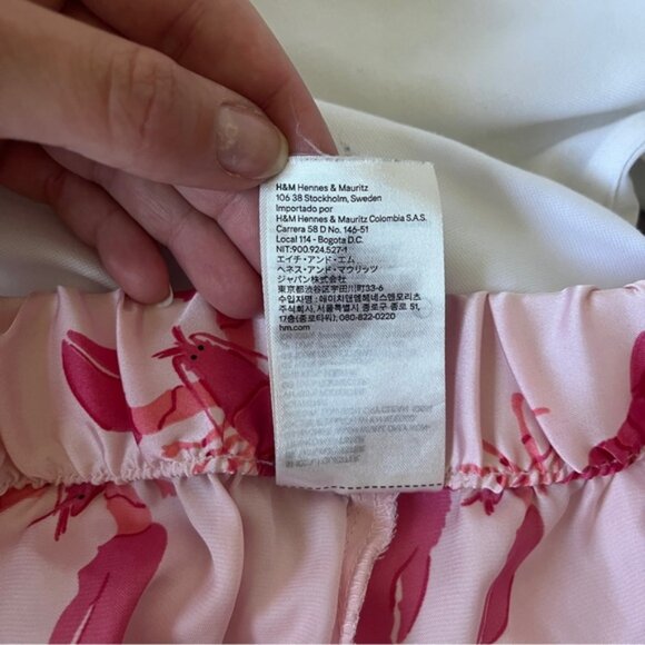 H&M Lobster Print Satin Pajamas - Picture 13 of 13
